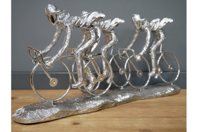 cycling men sculpture 
